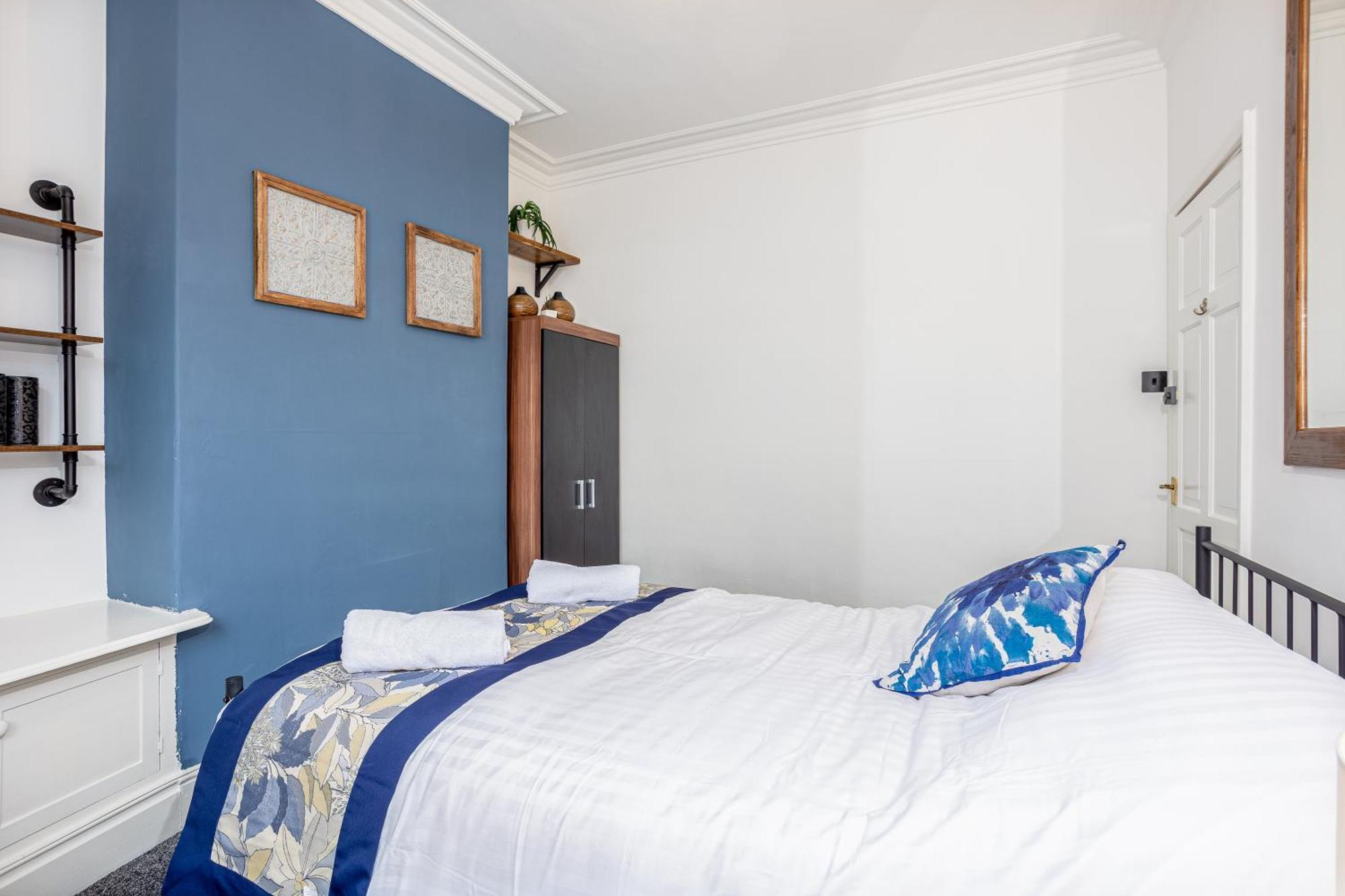 Coronation House By Yourstays - 3 Bedroom House In Newcastle-Under-Lyme Stoke-on-Trent Dış mekan fotoğraf