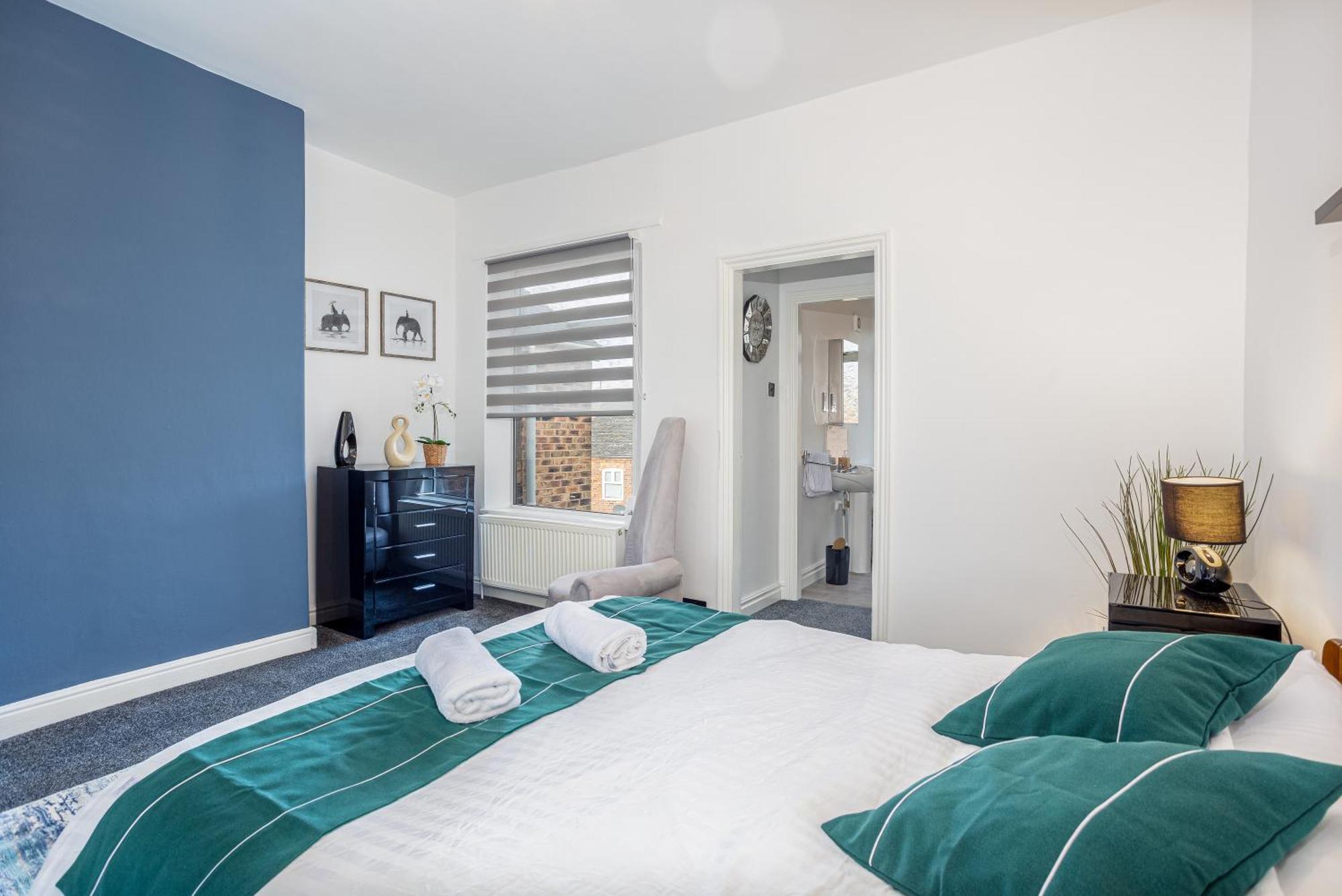 Coronation House By Yourstays - 3 Bedroom House In Newcastle-Under-Lyme Stoke-on-Trent Dış mekan fotoğraf