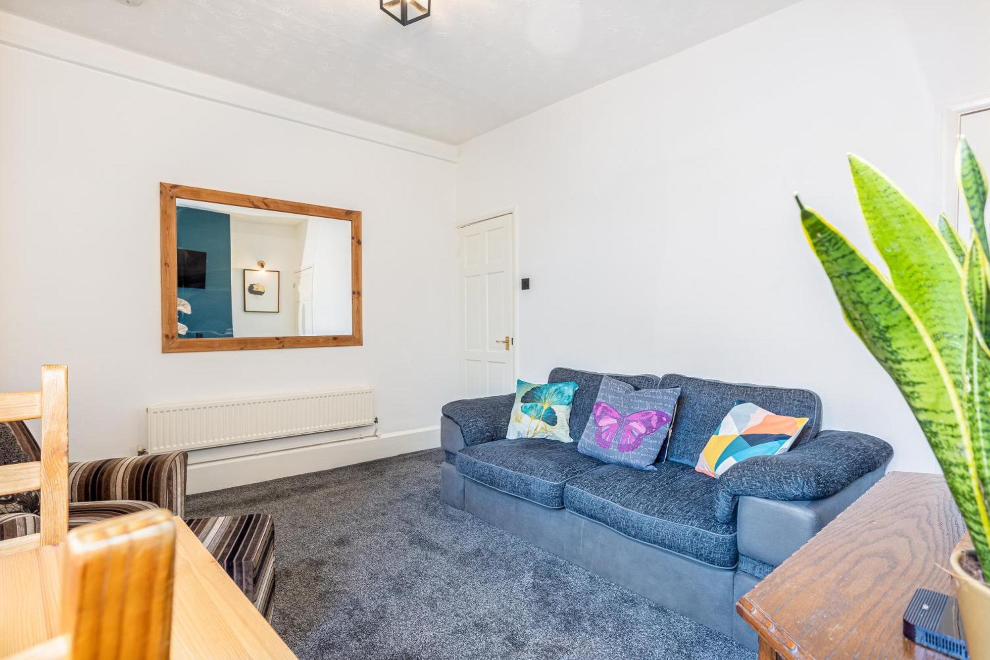 Coronation House By Yourstays - 3 Bedroom House In Newcastle-Under-Lyme Stoke-on-Trent Dış mekan fotoğraf