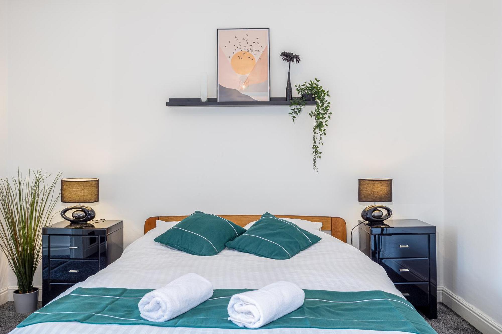 Coronation House By Yourstays - 3 Bedroom House In Newcastle-Under-Lyme Stoke-on-Trent Dış mekan fotoğraf