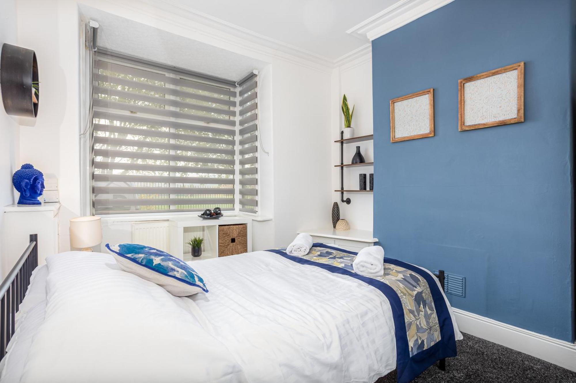 Coronation House By Yourstays - 3 Bedroom House In Newcastle-Under-Lyme Stoke-on-Trent Dış mekan fotoğraf
